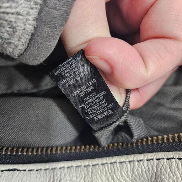 Fossil Two-Tone Leather Tote Bag With Adjustable Crossbody Strap Brass‎ Hardware - Picture 2 of 11